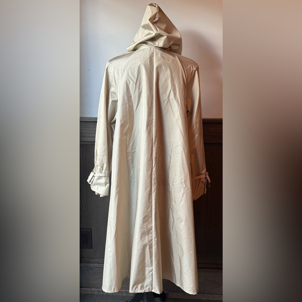 Totes Cream Hooded Trench rain coat. - Picture 3 of 8